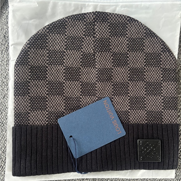 Louis Vuitton Black Checkered Knit beanie - Picture 4 of 4
